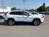 Used 2019 Jeep Cherokee Limited image 2