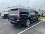 Used 2017 Cadillac Escalade ESV Luxury image 3