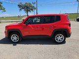 Used 2023 Jeep Renegade Latitude image 3