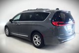 Used 2023 Chrysler Pacifica Limited image 4