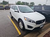 Used 2017 Kia Sorento LX image 2