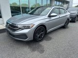 Used 2024 Volkswagen Jetta SE w/ Panoramic Sunroof Package image 3