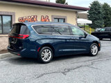 Used 2021 Chrysler Pacifica Touring image 3