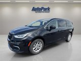 Used 2023 Chrysler Pacifica Touring-L image 3
