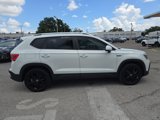 Used 2022 Volkswagen Taos SE image 4