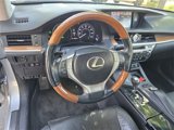 Used 2013 Lexus ES 300h image 6