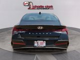 Used 2025 Hyundai Elantra SE image 4