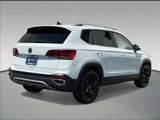 Certified 2022 Volkswagen Taos SE w/ Panoramic Sunroof Package image 4