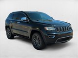 Used 2017 Jeep Grand Cherokee Limited w/ Luxury Group II image 3