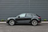Certified 2024 Porsche Macan image 2