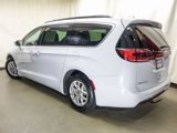 Used 2022 Chrysler Pacifica Touring-L image 5