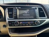 Used 2016 Toyota Highlander XLE image 2