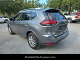 Used 2018 Nissan Rogue SV image 2