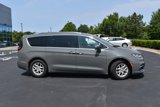 Used 2021 Chrysler Pacifica Touring-L image 4