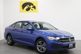Used 2022 Volkswagen Jetta SE image 2
