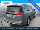 Used 2022 Chrysler Pacifica Touring-L image 4