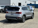 Certified 2022 Volkswagen Taos SE image 3