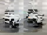 Used 2017 Jeep Cherokee Limited image 2