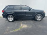 Used 2019 Jeep Grand Cherokee Laredo image 2