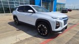 Used 2025 Chevrolet Equinox LT w/ Safety and Technology Package image 2