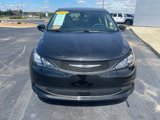 Used 2022 Chrysler Voyager LX image 6