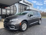 Used 2023 Chrysler Pacifica Touring-L image 2