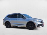 Used 2022 Volkswagen Tiguan SE R-Line image 3