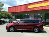 Used 2018 Chrysler Pacifica Limited image 2