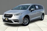 Used 2023 Chrysler Pacifica Touring-L image 3