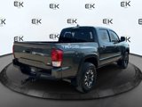 Used 2018 Toyota Tacoma TRD Off-Road image 3
