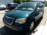 Used 2009 Chrysler Town & Country Touring image 2