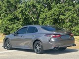 Used 2022 Toyota Camry SE image 3