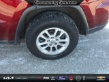 Used 2020 Jeep Grand Cherokee Laredo image 4
