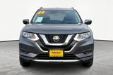 Used 2020 Nissan Rogue SV image 3