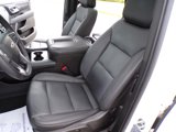 Used 2022 Chevrolet Tahoe Z71 w/ Luxury Package image 5