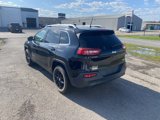 Used 2018 Jeep Cherokee Latitude w/ Safety Group image 4