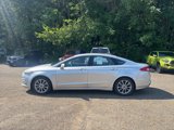 Used 2017 Ford Fusion SE w/ Fusion SE Technology Package image 2