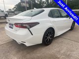 Used 2023 Toyota Camry SE image 3