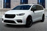 New 2024 Chrysler Pacifica Limited w/ S Appearance Package image 2