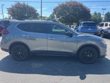 Used 2017 Nissan Rogue SV w/ Midnight Edition image 4