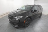 Used 2024 Chrysler Pacifica Premium image 3