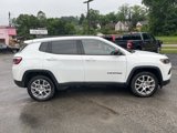 Used 2022 Jeep Compass Latitude image 2