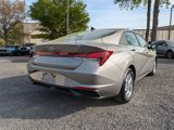 Certified 2022 Hyundai Elantra SE image 4