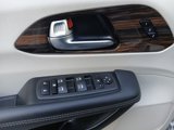Used 2023 Chrysler Pacifica Limited image 4
