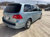 Used 2009 Volkswagen Routan SE image 4