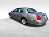 Used 1999 Lincoln Town Car Signature image 3
