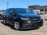 New 2025 Chrysler Pacifica Select image 2