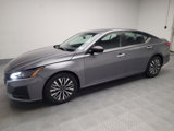 Used 2024 Nissan Altima 2.5 SV image 2