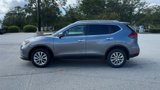 Used 2017 Nissan Rogue SV image 5