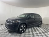Used 2024 Volkswagen Taos SE w/ Panoramic Sunroof Package image 3